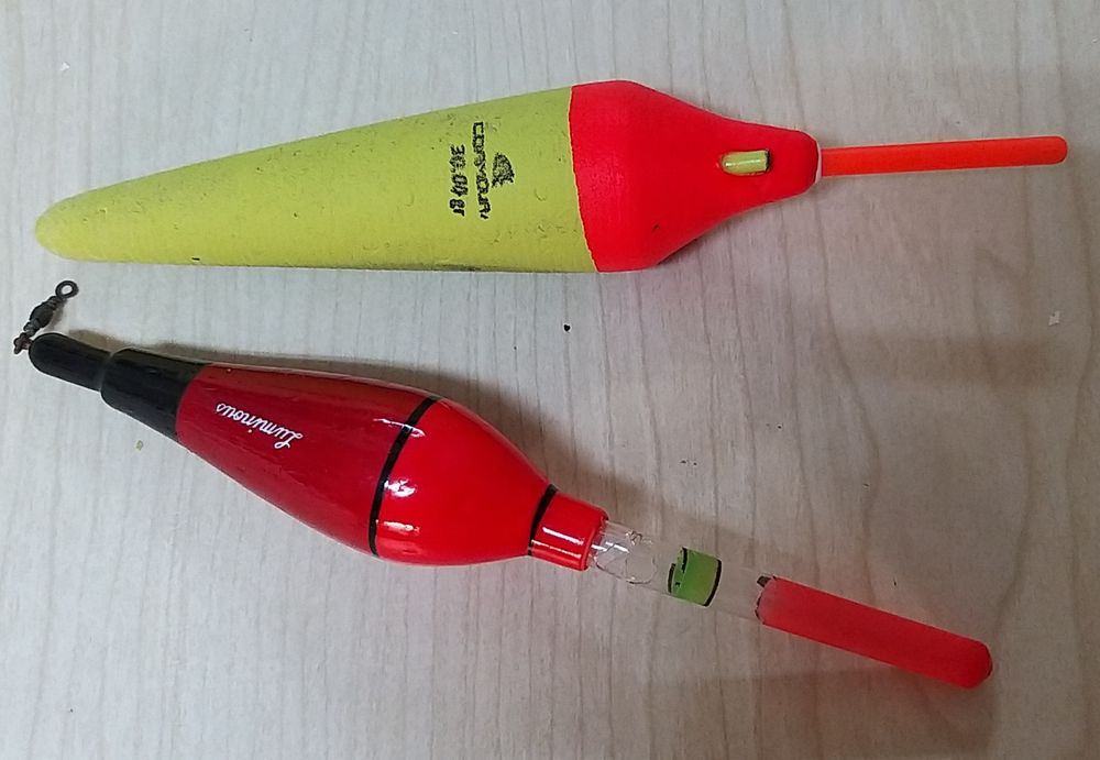 Boias de pesca mar e rio.