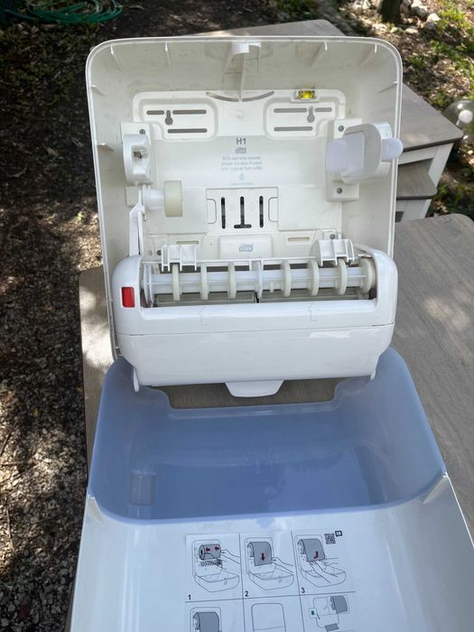 Dispensador de Papel Profissional - Tork