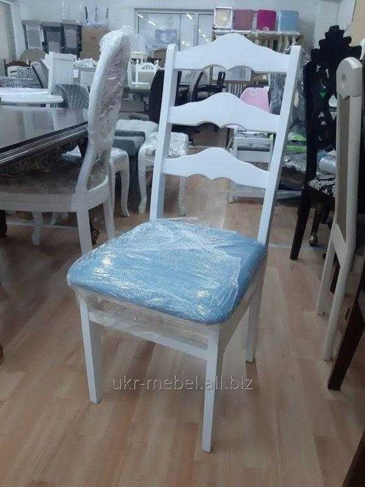 стільці та столи з натуральної деревени