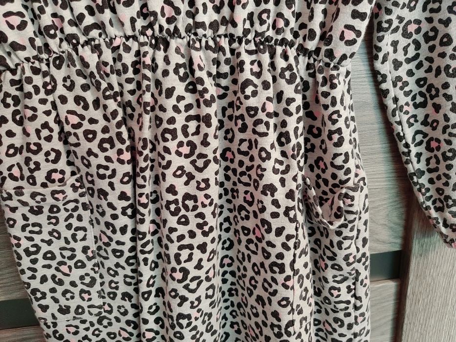 Sukienka panterka rozm. 134