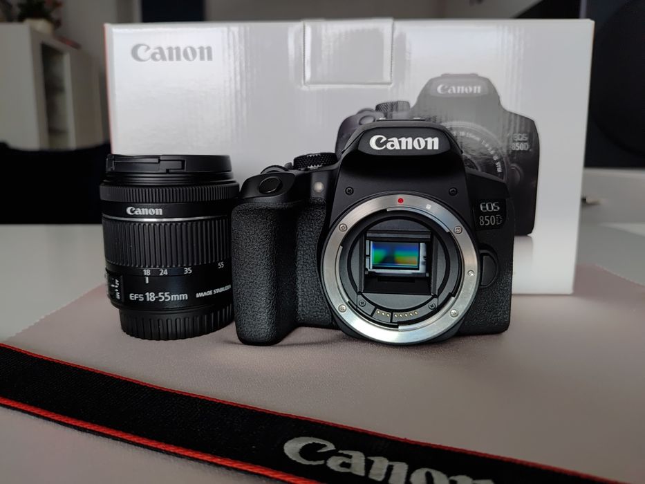 Canon EOS 850D + EF-S 18-55mm IS STM kit, bdb stan, 15–20k migawka