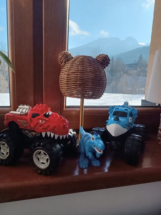 monster trucki Dino i dinozaur