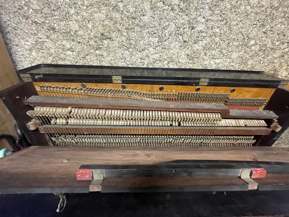 Piano antigo para restauro