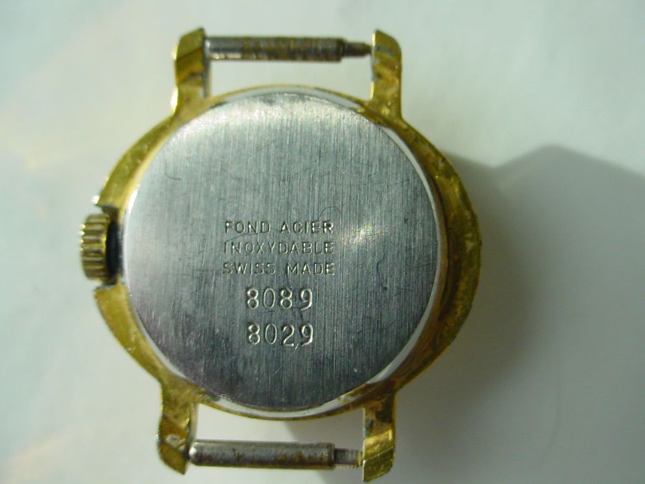 Relógio de senhora de corda Harton.