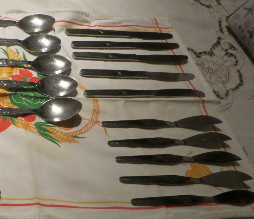 Talheres de mesa - 25 peças em inox - Como Novos