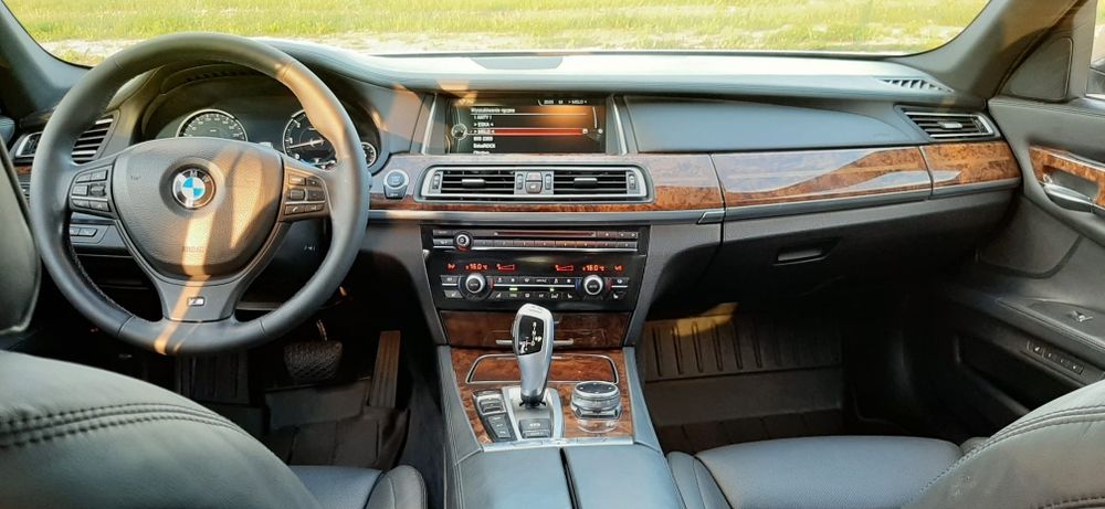 BMW 750D xDrive 2014r.