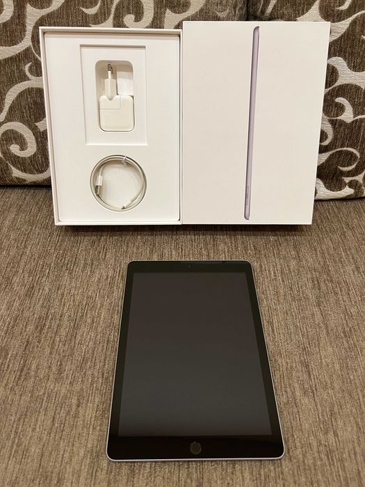 Apple iPad 5th Gen 2017 Wi-Fi 32GB Space Gray (MP2F2RK/A)