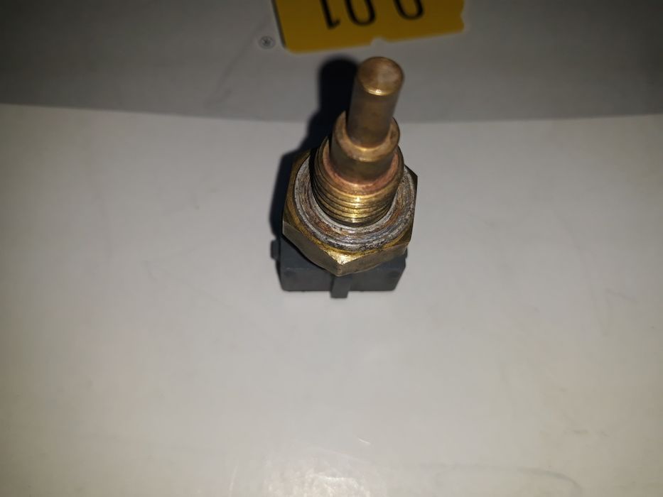 Продам датчик температур охлаждение жидкости