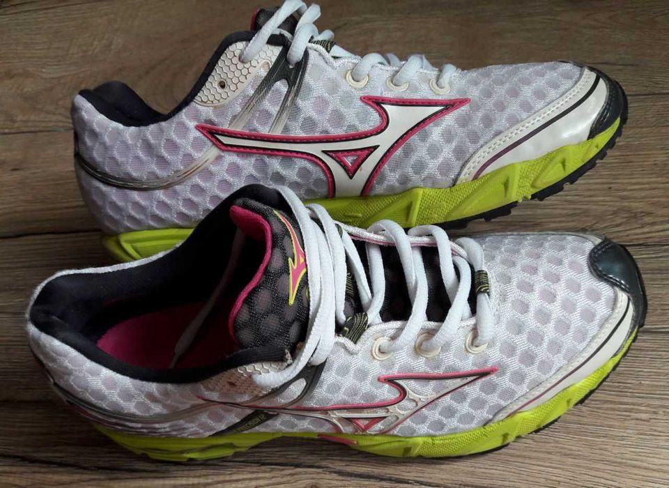 Buty do biegania Mizuno rozmiar 40,5
