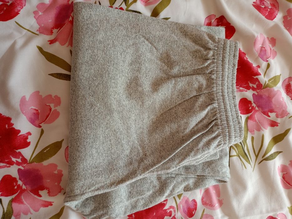 Ładne mysie spodnie sportowe .