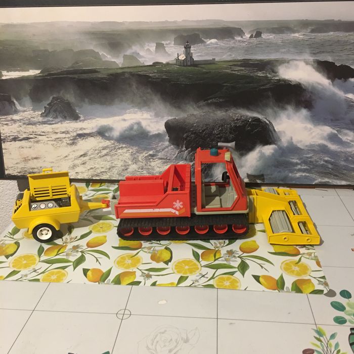 zabawka PLAYMOBIL Family Fun 9500 Ratrak.