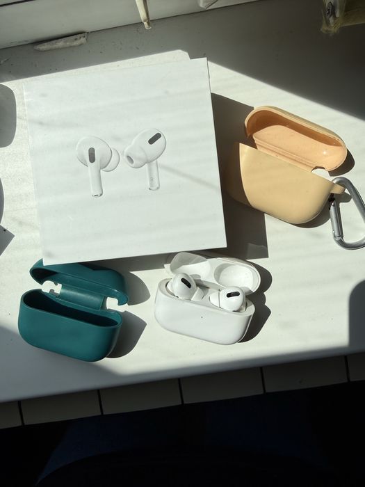 Навушники Apple Airpods with MagSafe Charging Case