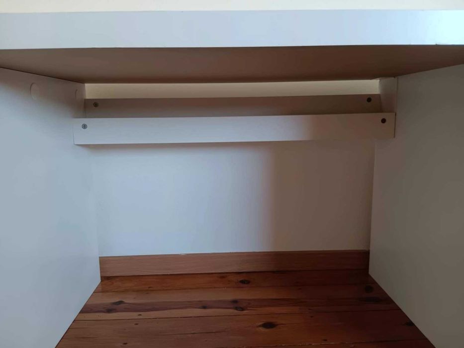 secretária branca Tylko com porta e gaveta