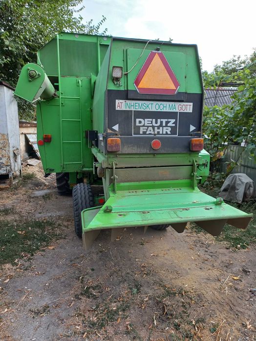 Продаю DEUTZ FAHR комбайн