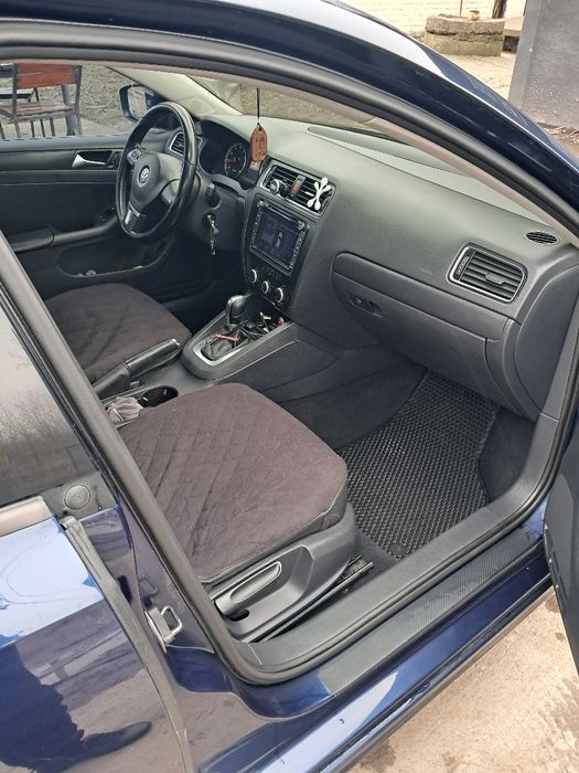 Джетта 6 2.5 газ/бензин 2012 год.