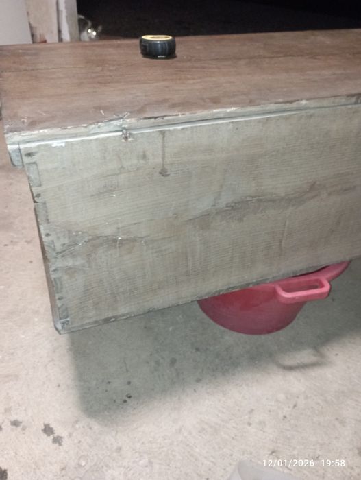 Arca em castanho antiga