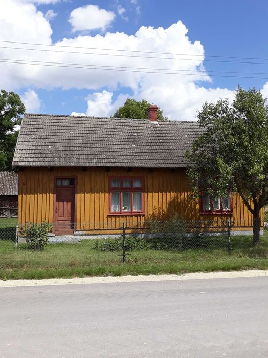 Dom drewniany w leśnym zaciszu
