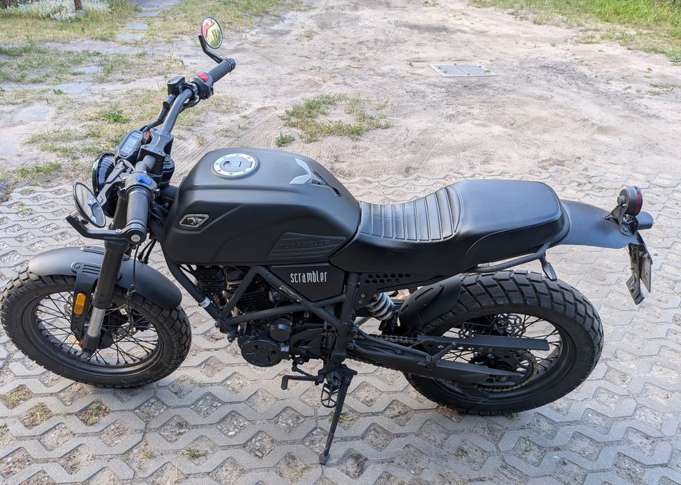 Zipp  scrambler 125  gwarancja do końca sierpnia