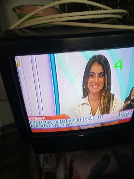 TV Philips 14 polegadas a  cores sem comando