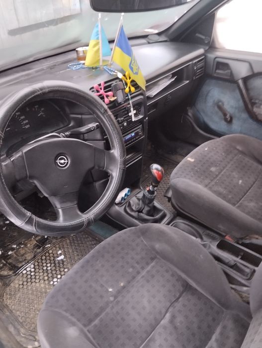 Продам автомобіль ОПЕЛЬ вектра 1.7 дизель