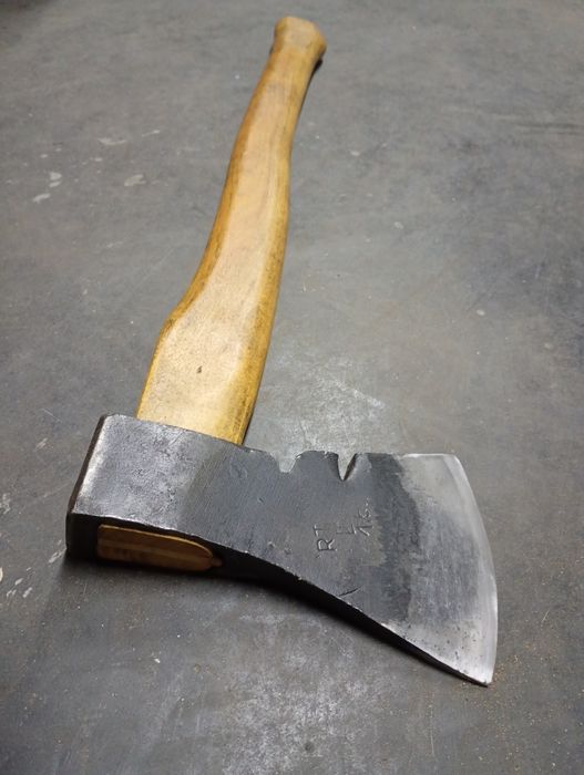 Kuta siekiera Osowiec 1,5kg / akacja 60cm - nietypowa