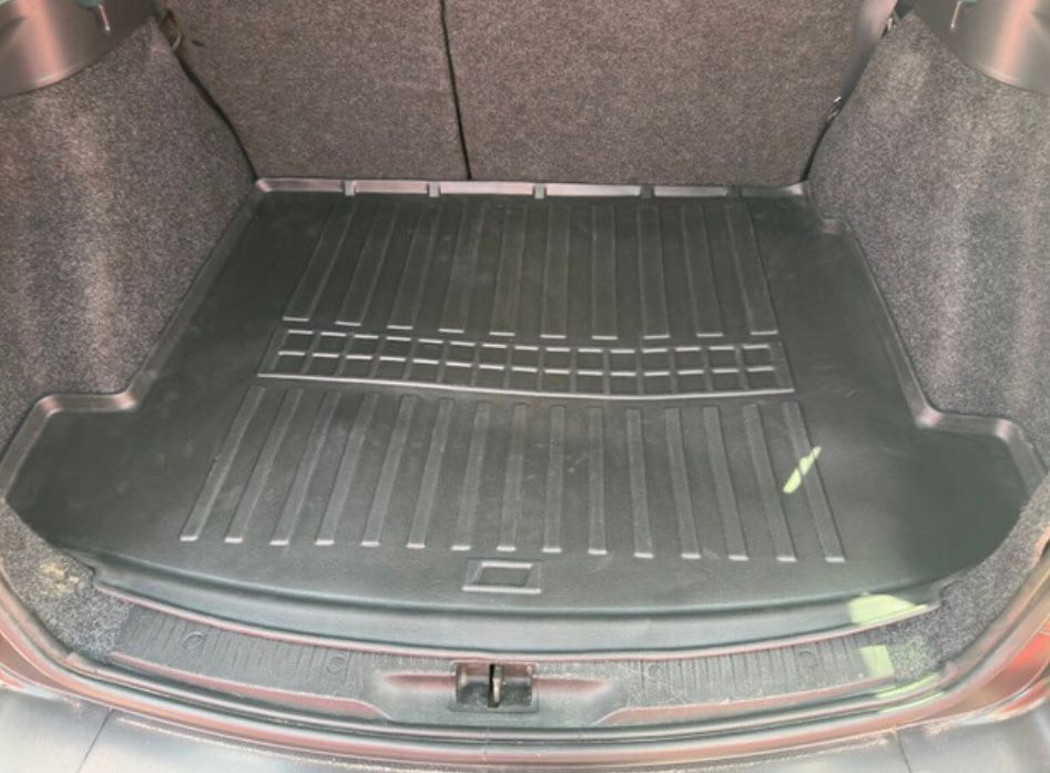 Коврики з ВИСОКИМИ БОРТИКАМИ в салон та багажник Є на всі марки Гумові