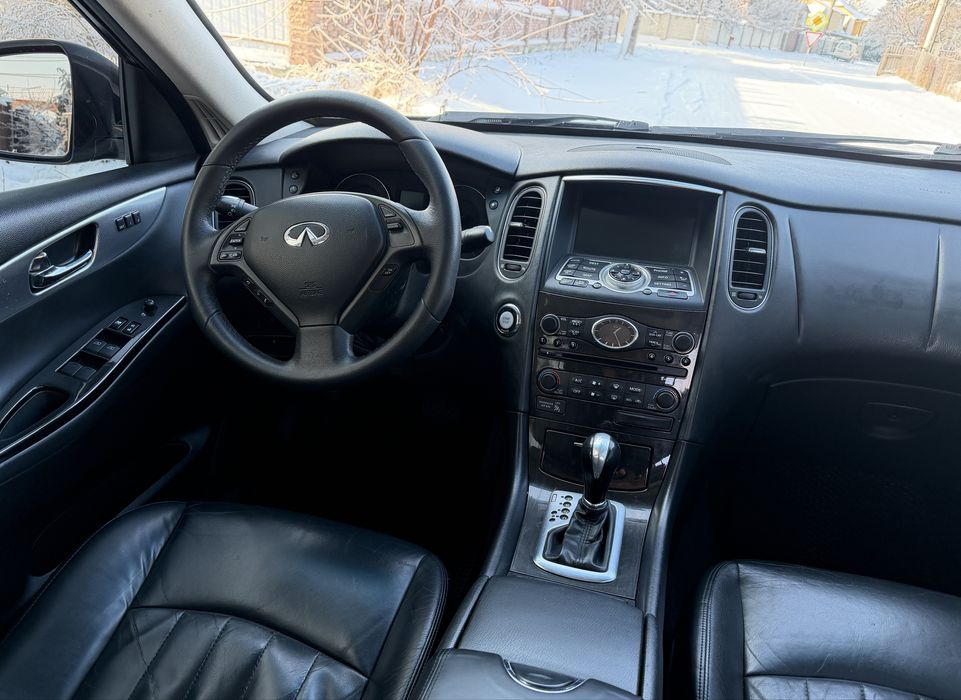 Продам Infinity EX35 AWD газ/бензин  максимальна ідеальний стан!