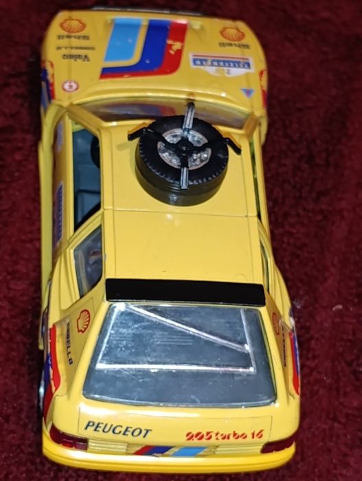 Miniatura Burago Peugeot 205 Turbo