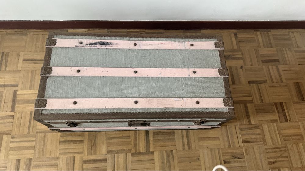 Bau para arrumação vintage