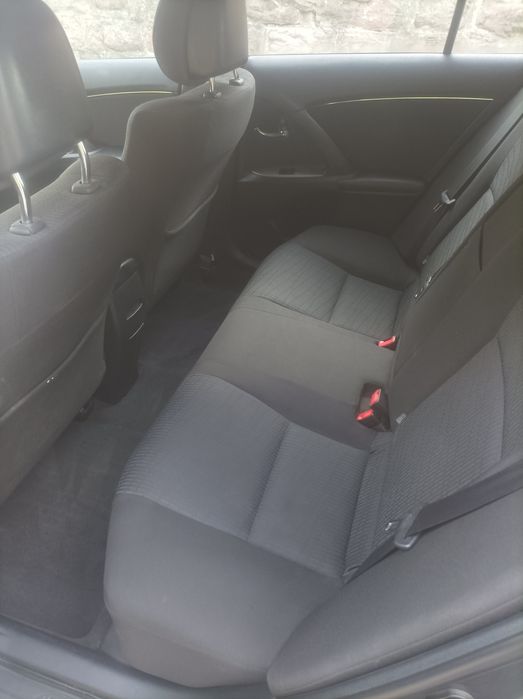 Toyota Avensis benzyna