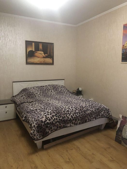Продам 2-к квартиру з ремонтом, 55 кв.м, у центрі на вул. Базарної/Маразліївська (3-217-451)