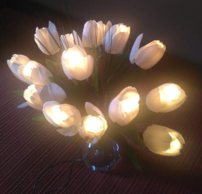 Tulipas brancas electrificadas
