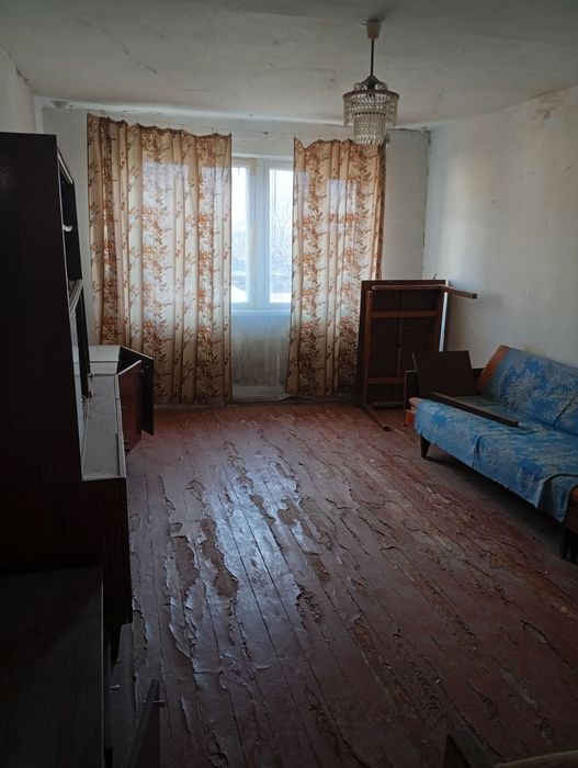 Продаж 4-кімнатної квартири в місті Покров, район Кірова