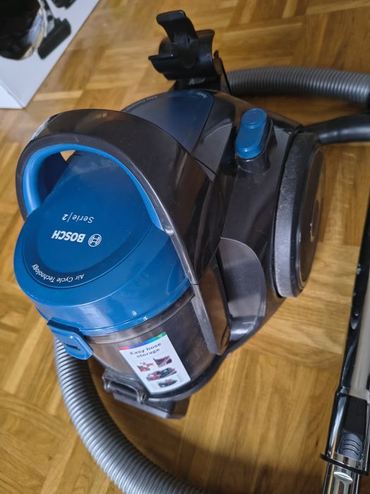 Odkurzacz bezworkowy Bosch Serie 2