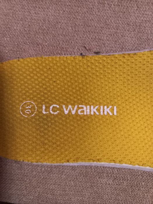 Кроссовки фирма   LC  Waikiki 30  размер