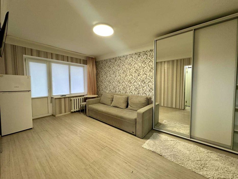 Чорних Запорожців 17, тепла,затишна 1к, ГАЗ, низький поверх.м Дарниця