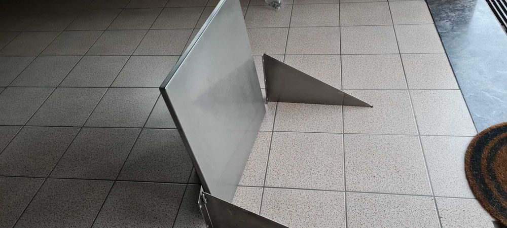 Mesa de Inox de fixar na parede baixa e sobe