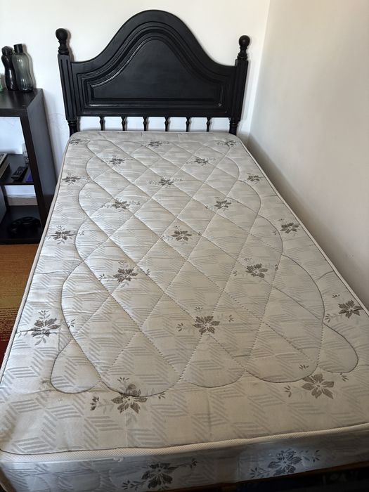 Cama preta solteiro/ colchao ortopedico