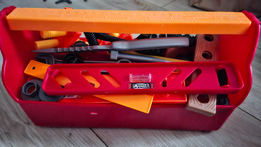 Misz-masz narzędziowy, zabawka