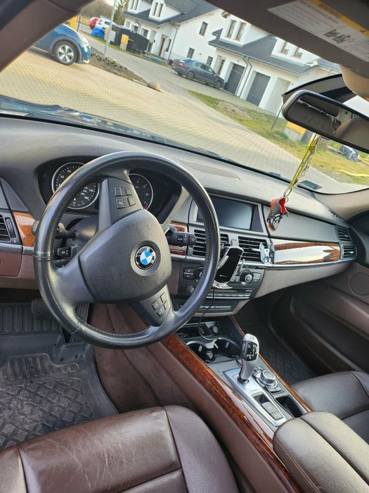 BMW X5 SUV rok 2012;kolor ciemno szary