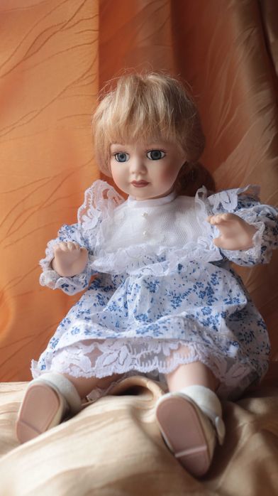 Boneca de porcelana musical Alberon Dolls