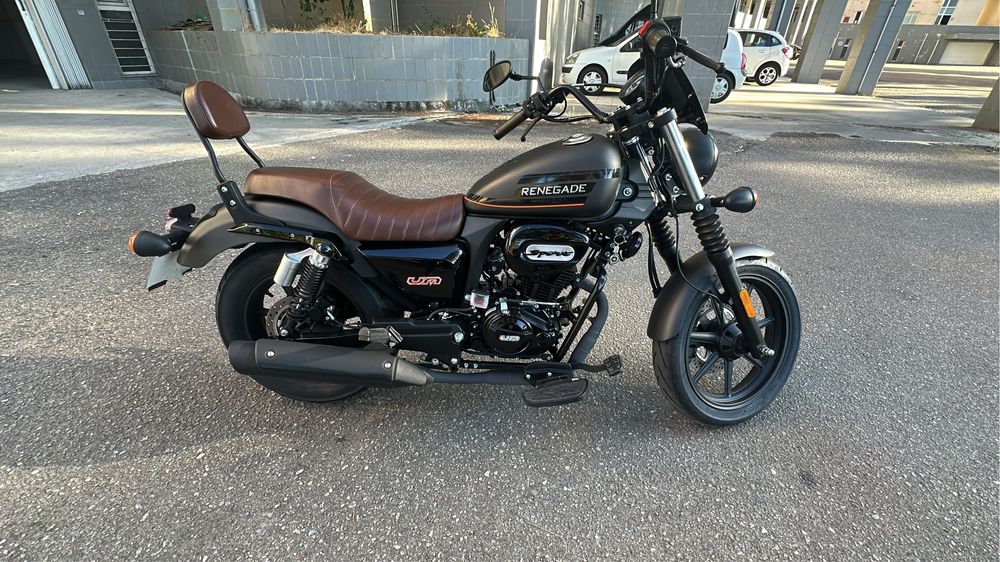UM renegade 125 sport como nova
