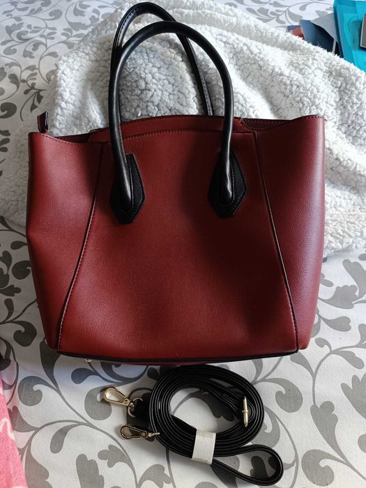 Mala de senhora ainda com a etiqueta