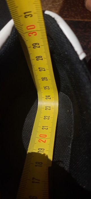 Продам кросівки підліткові