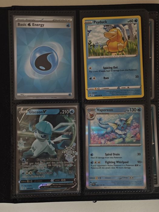 Binder Pokémon com cartas – Coleção / Iniciação
I
