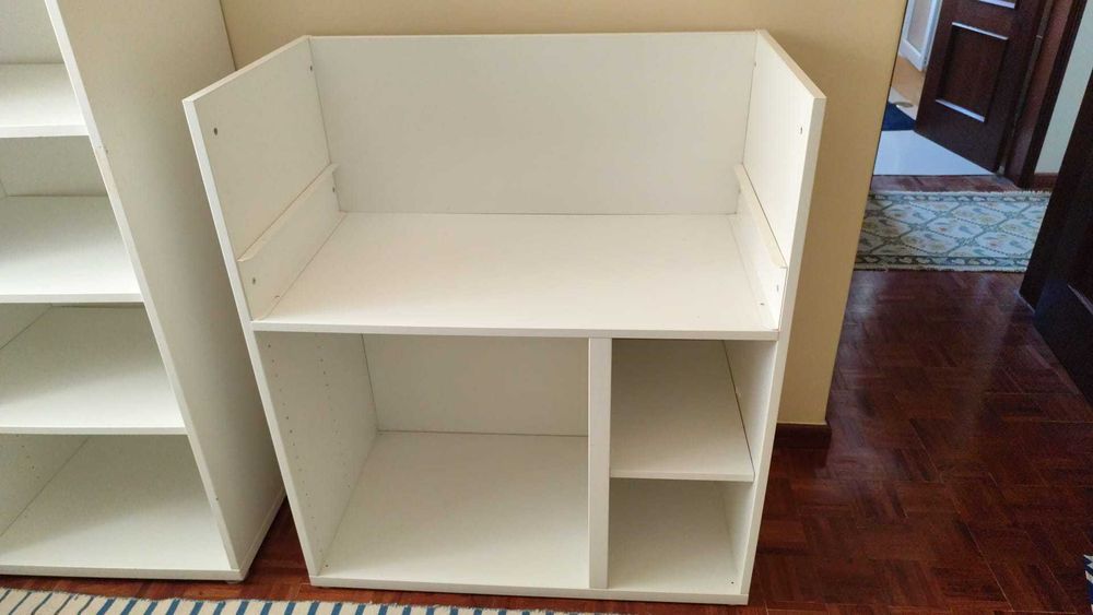 Trocador de fralda e secretária infantil modelo SMASTAD IKEA