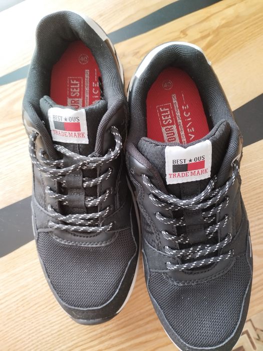 Nowe męskie buty