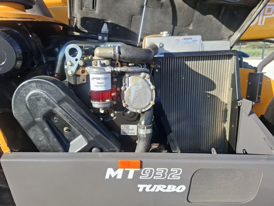 Manitou telescópico 932 com matrícula