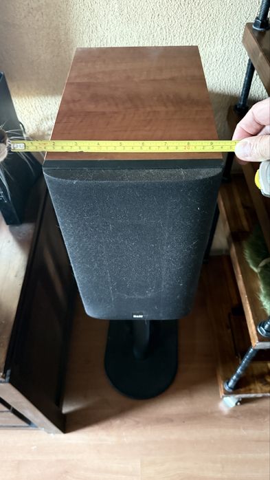 Bowers and Wilkins 685