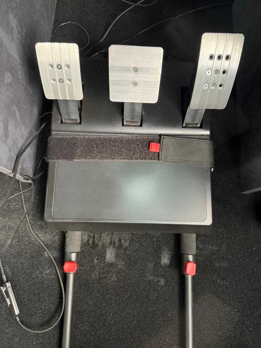 Thrustmaster simulator